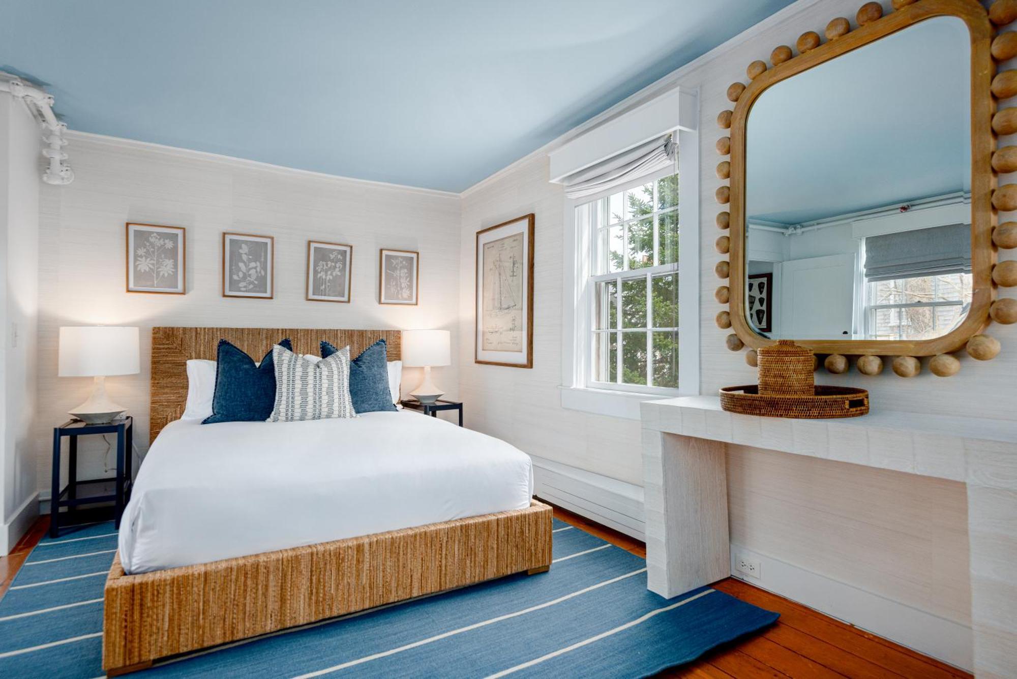 Zimmer mit Queensize-Bett und Balkon