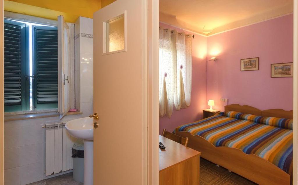 Elite Double Room Private Bathroom