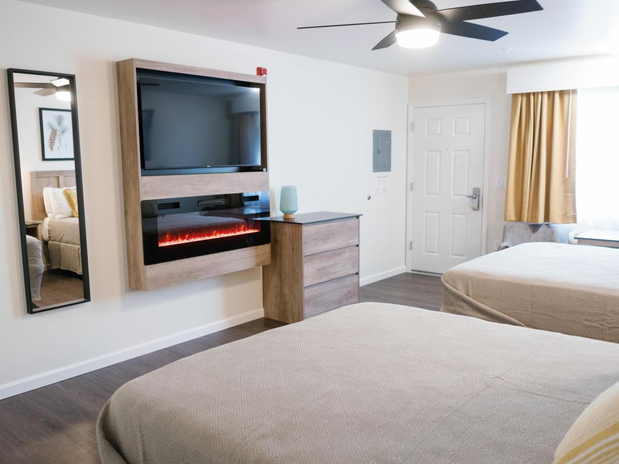 Deluxe Queen Room Two Queen Beds