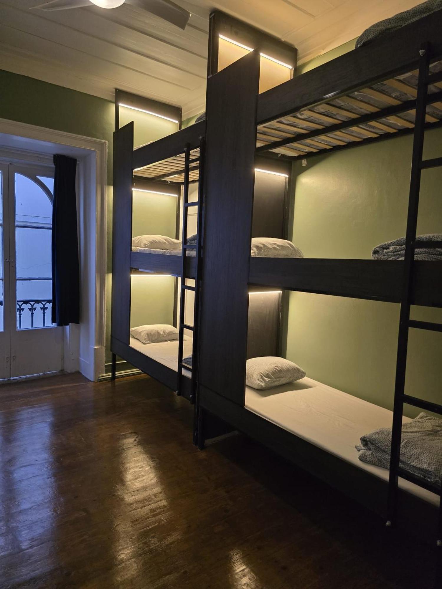 Bed 6-Bed Mixed Dormitory Room