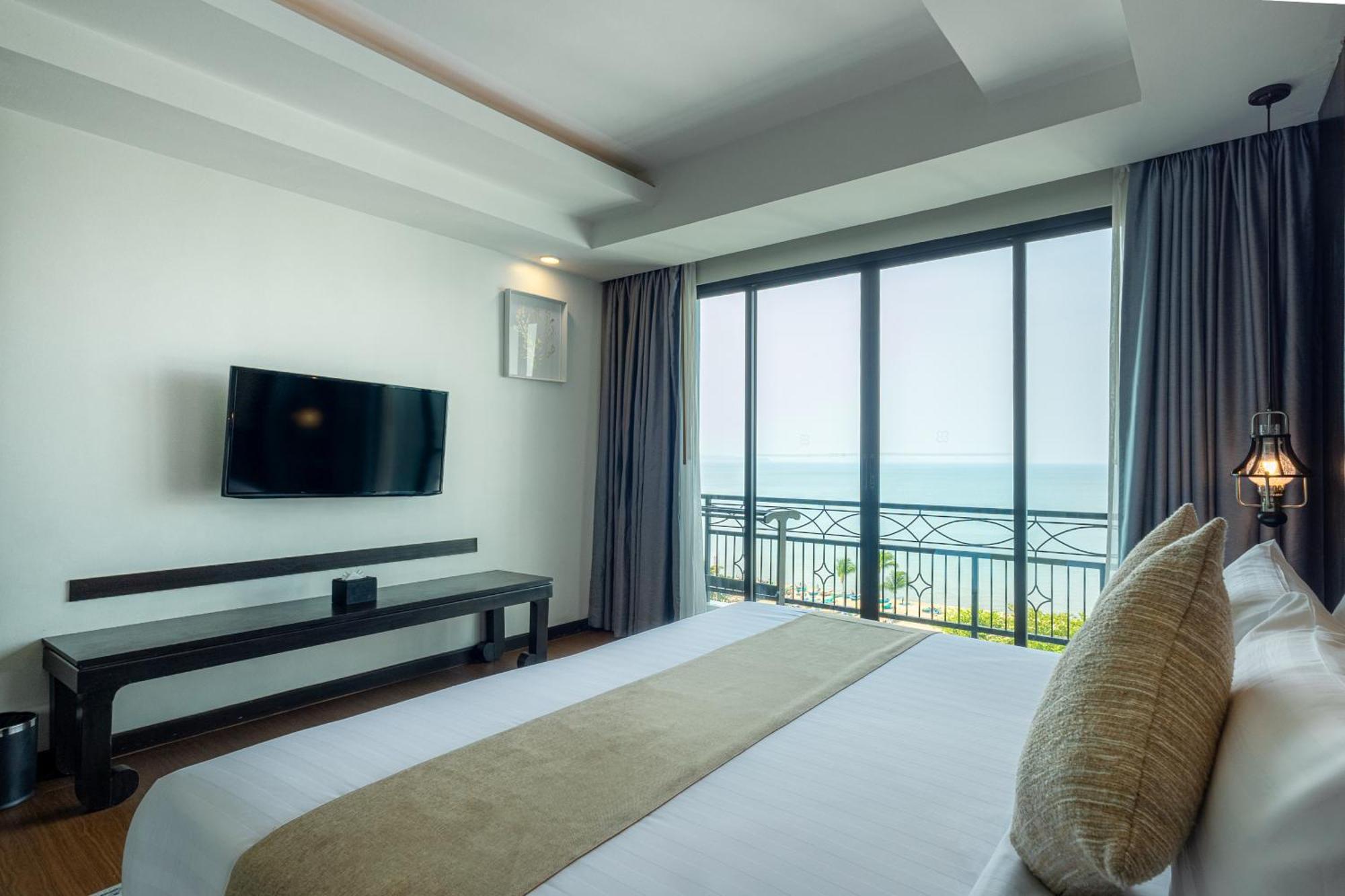 Deluxe Seaview