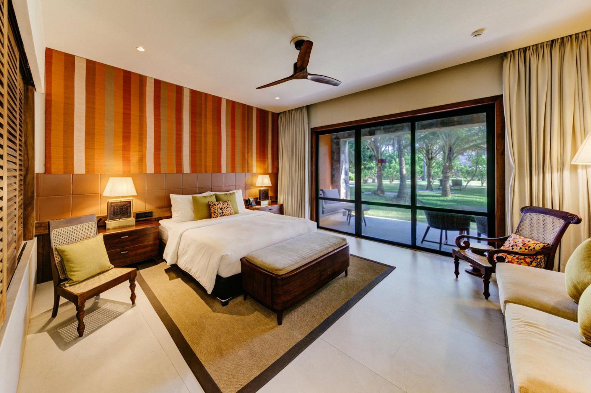 Premium Pool Access King on SPA & on F&B