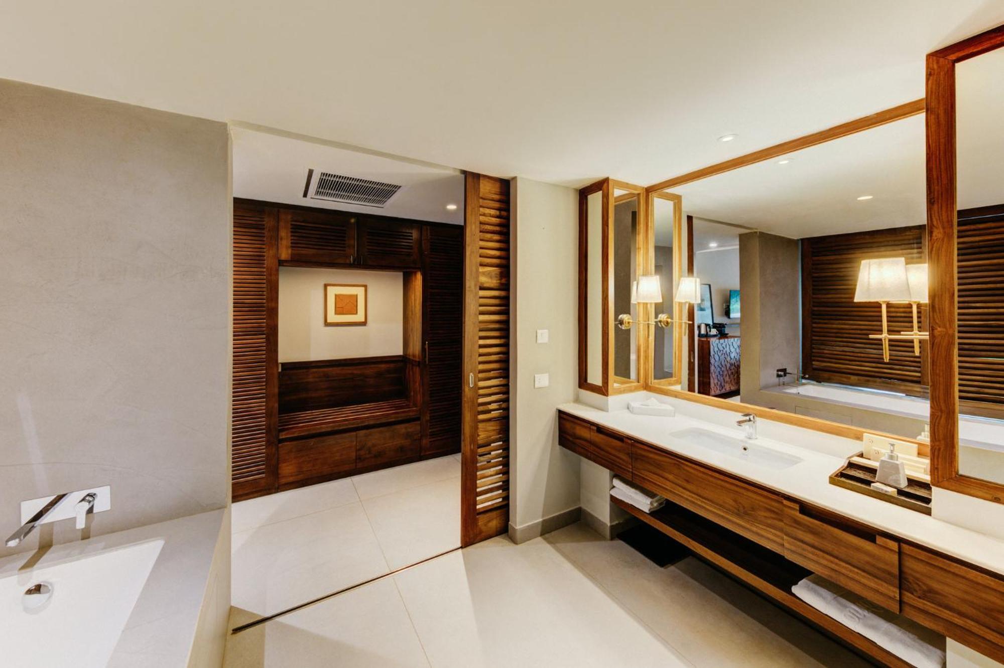 Luxury Seafront Garden on SPA & on F&B