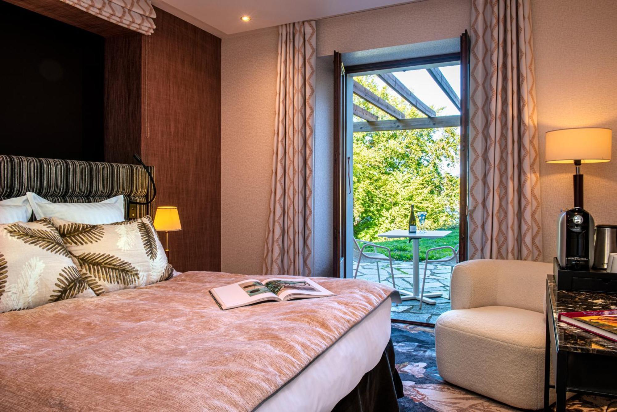 Elegance Room Lake side balcony Double or Twin beds