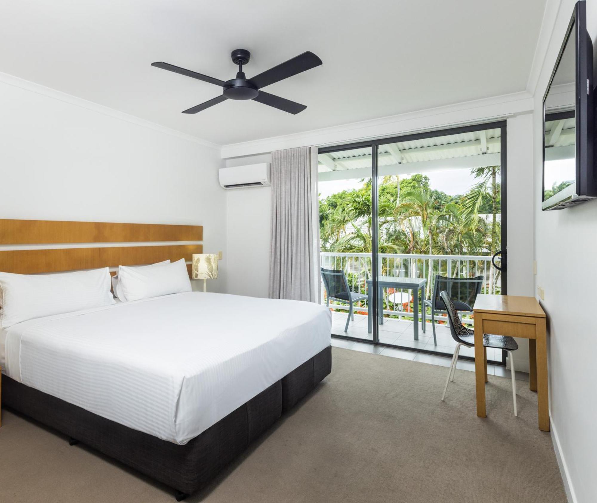 King Room Pool View No Housekeeping