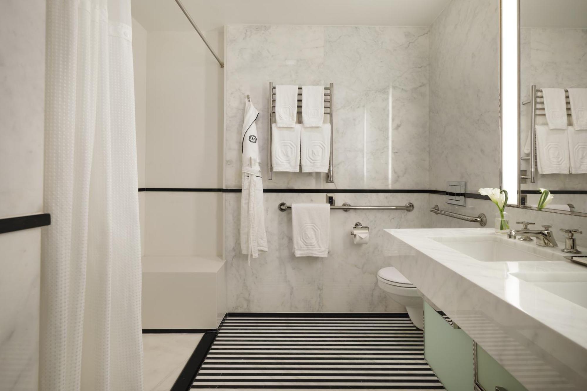 King Room Roll Shower Disability Access