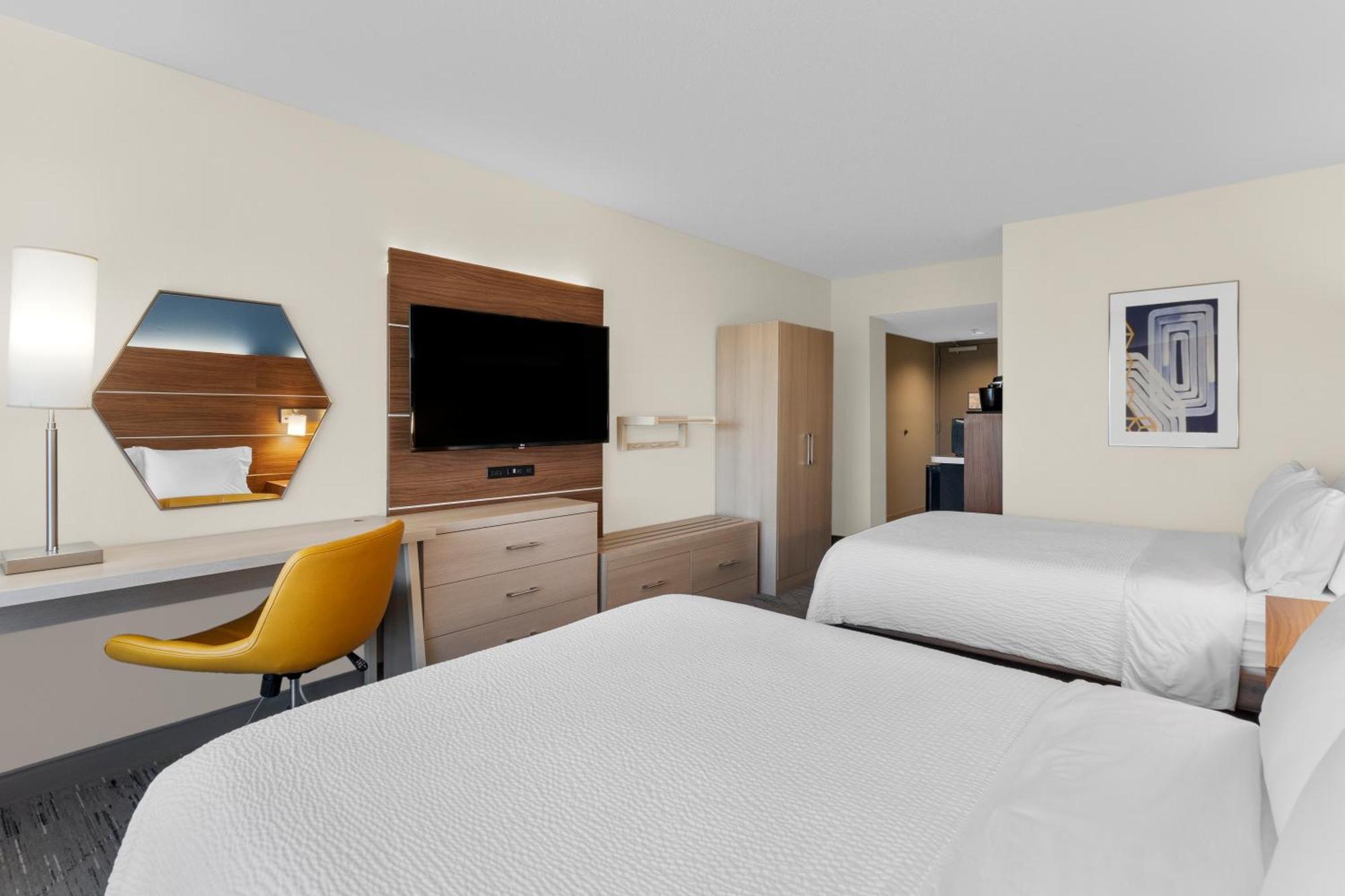 Standard Queen Room with Two Queen Beds and Pool View