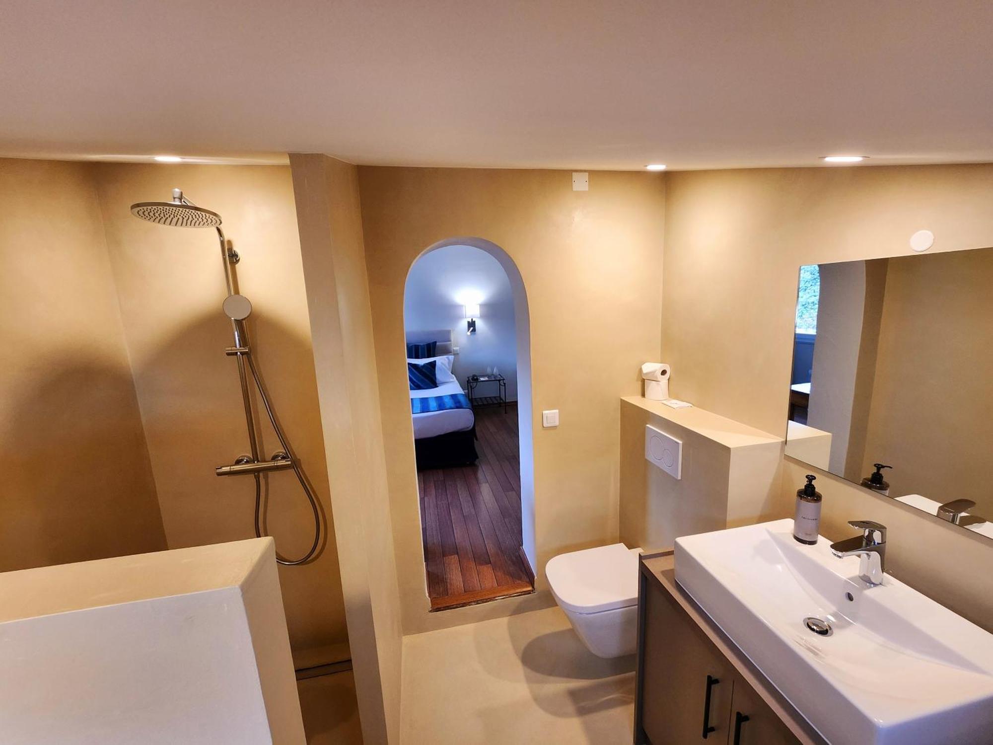 Privilege Room Hill View
