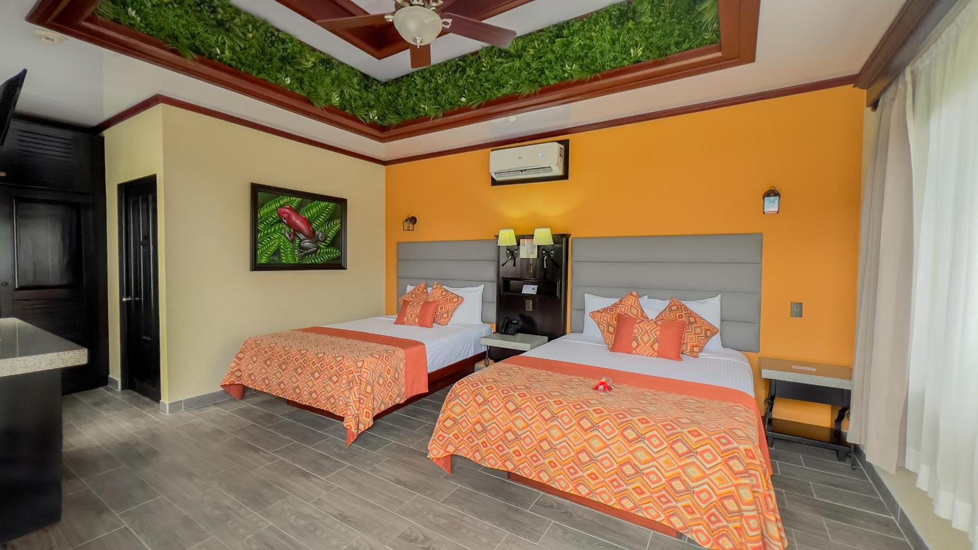 Junior Suite Queen Volcano View