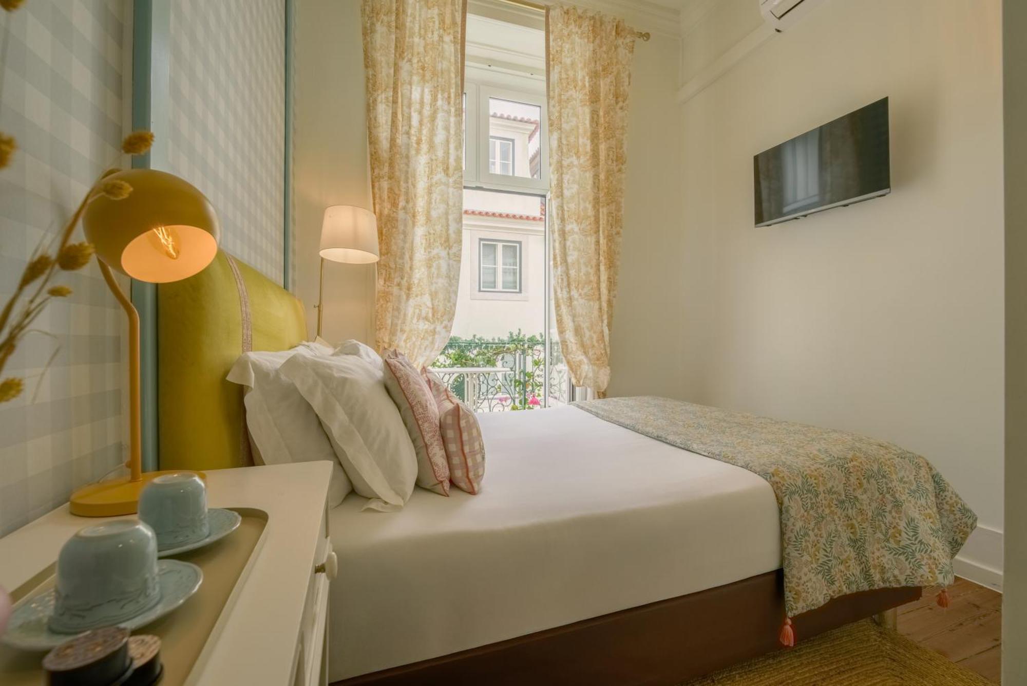Single Room Balcony