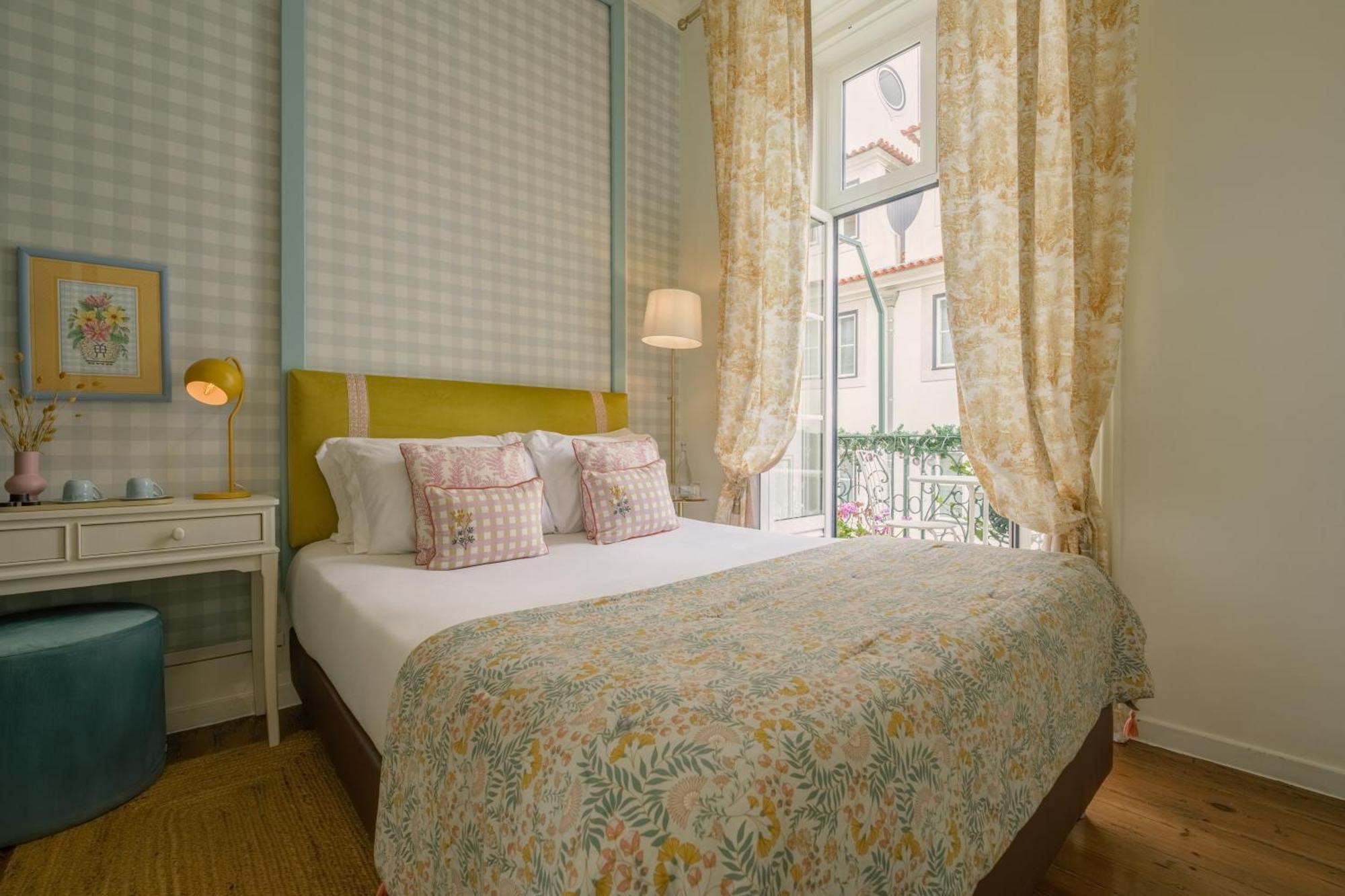 Single Room Balcony