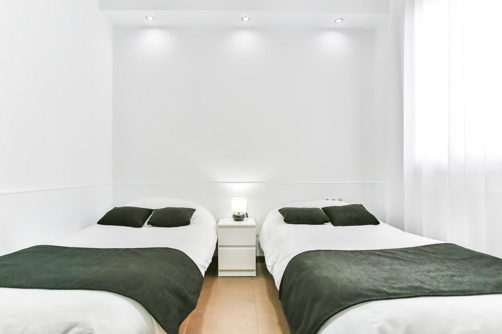 Twin Room Private Bathroom