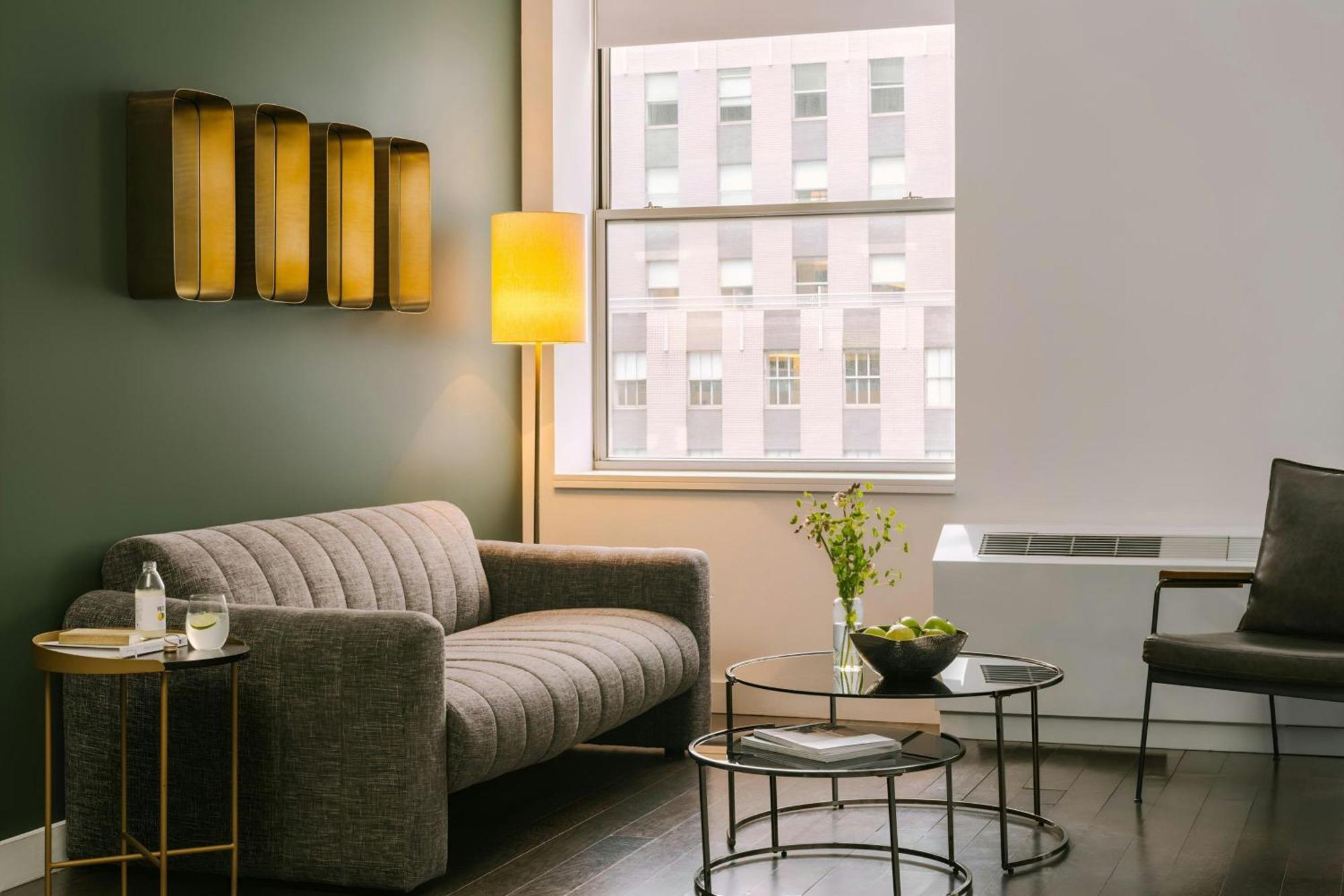 One-Bedroom Apartment Two Queen Beds Sofa Bed