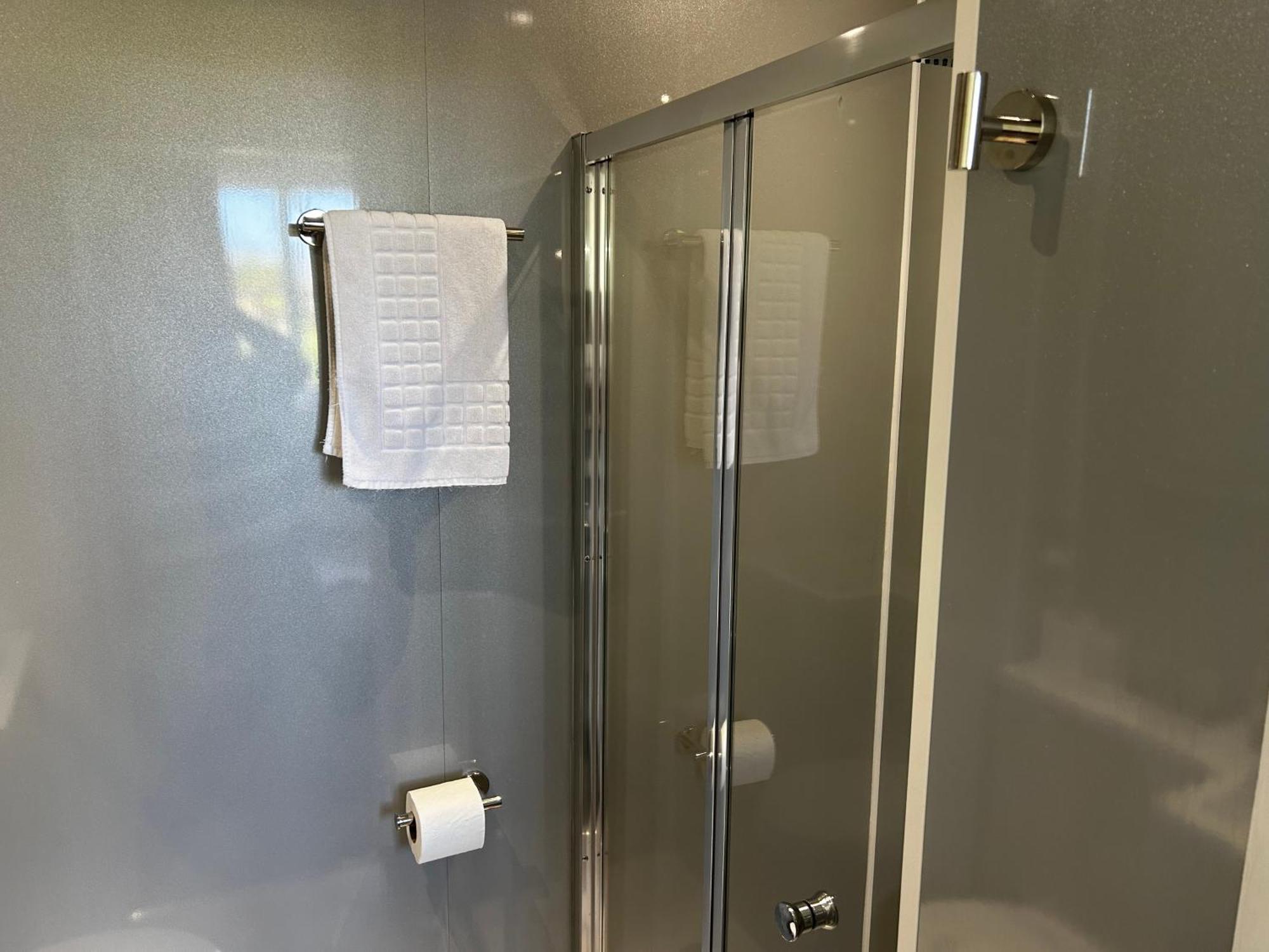 Standard Single Room Sea View,1666752452:JPEG