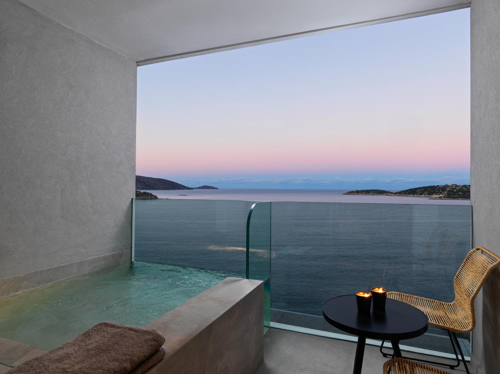 Deluxe Stunning Sea View Plunge Pool
