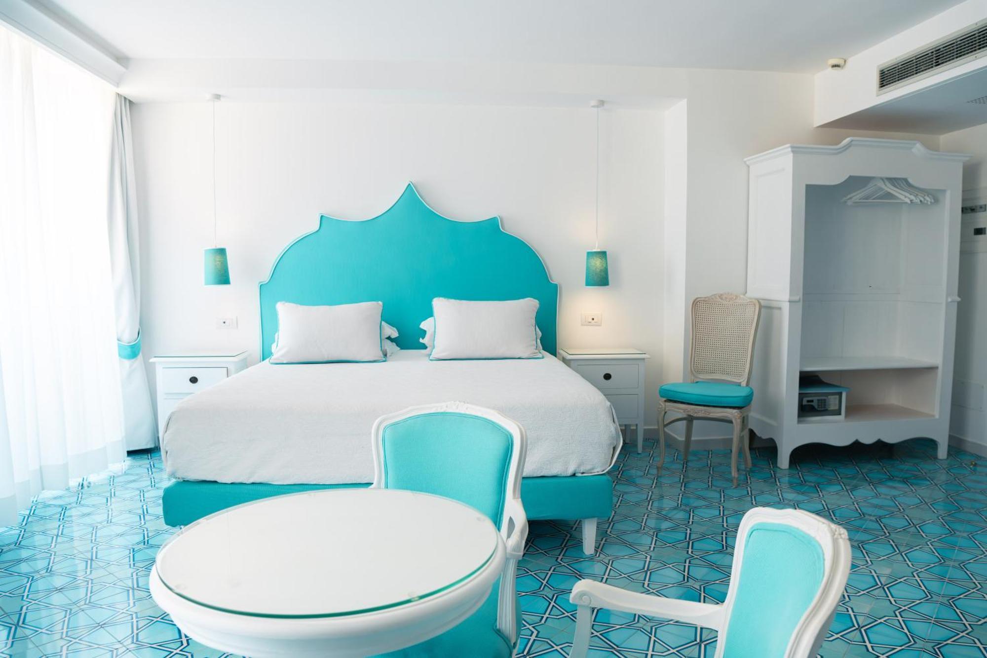 Suite Indoor Spa Bath Sea View