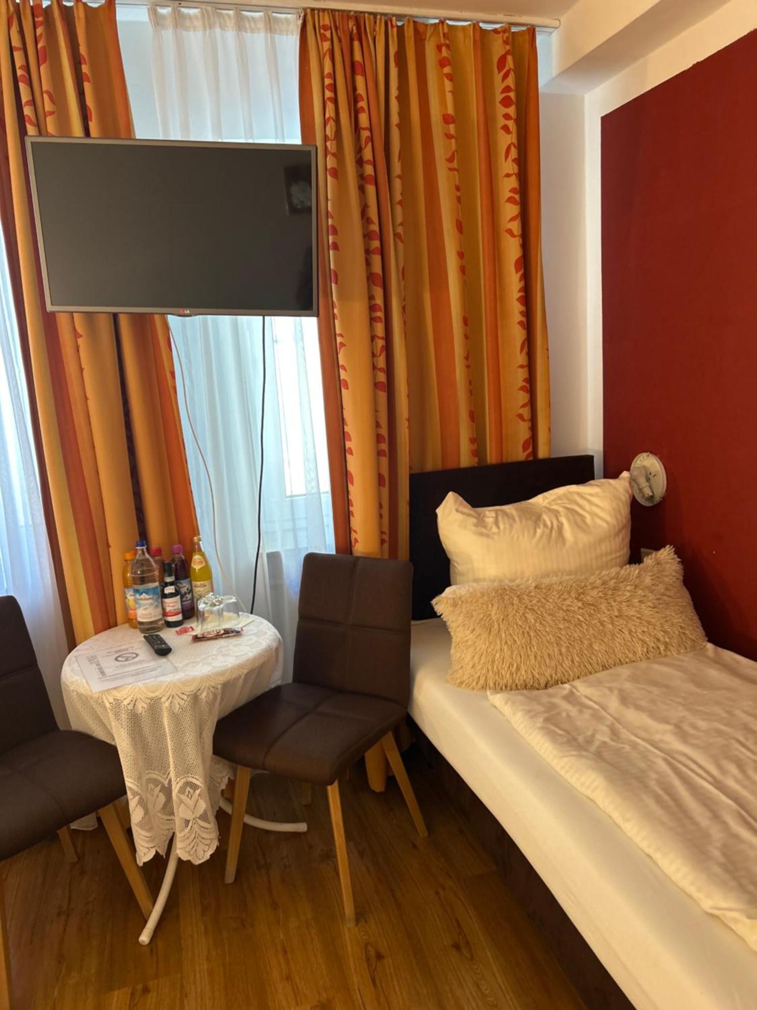 Triple Room Shared Toilet