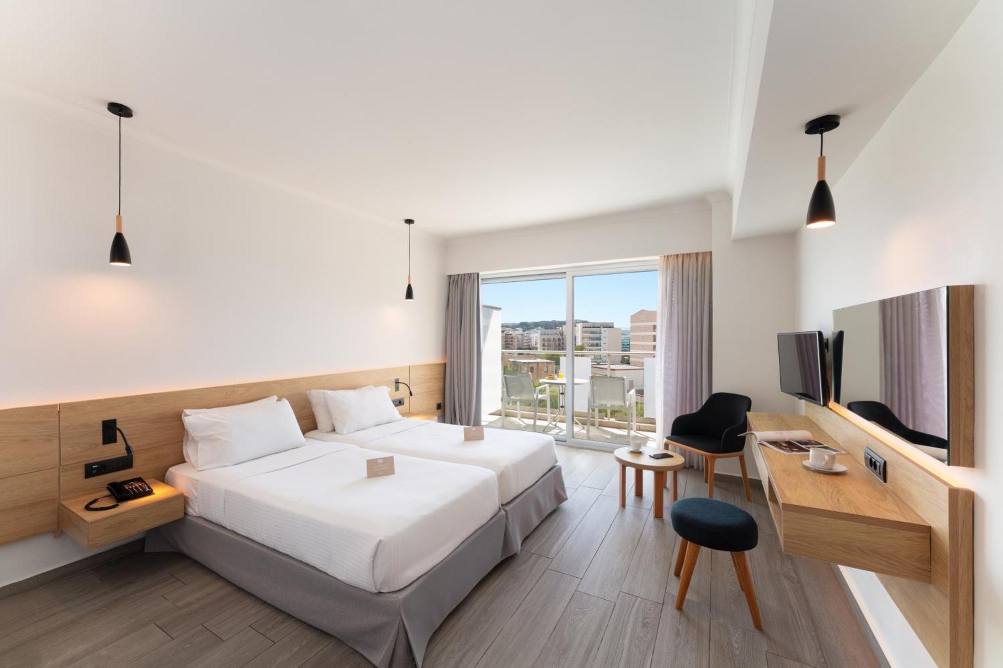 Superior Double or Twin Room Partial Sea View