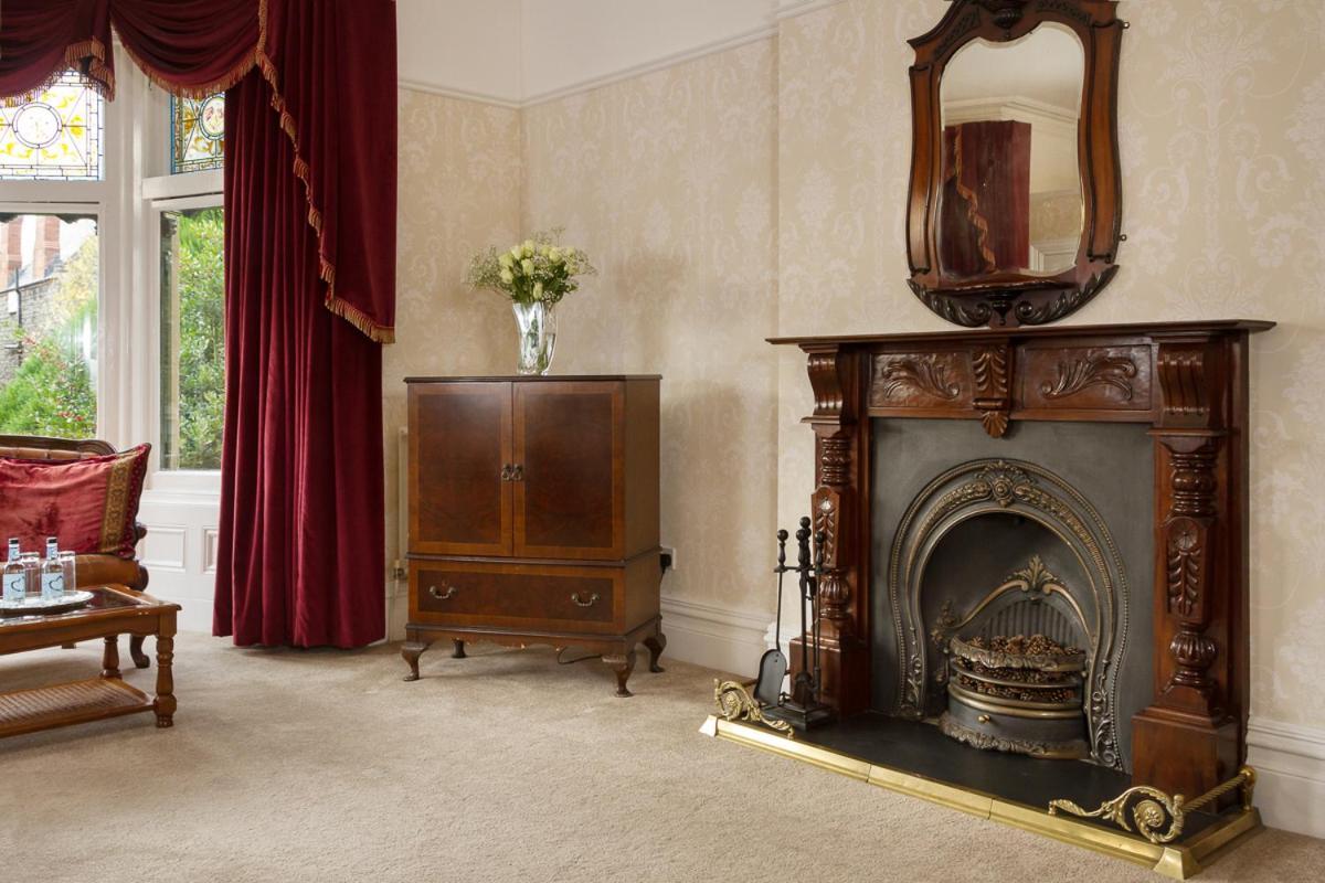Four Poster Suite