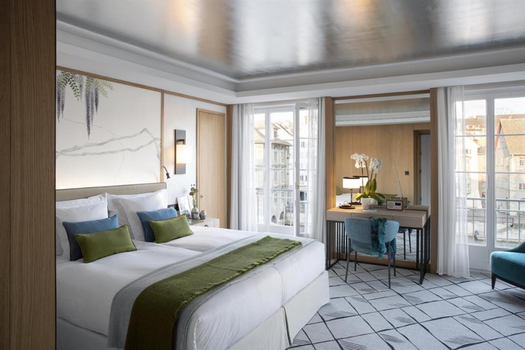 Riverside King Deluxe Room
