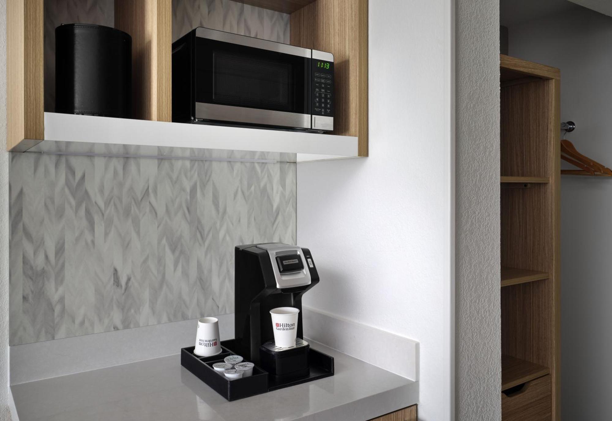 Quarto Queen com 2 Camas Queen-size e Chuveiro