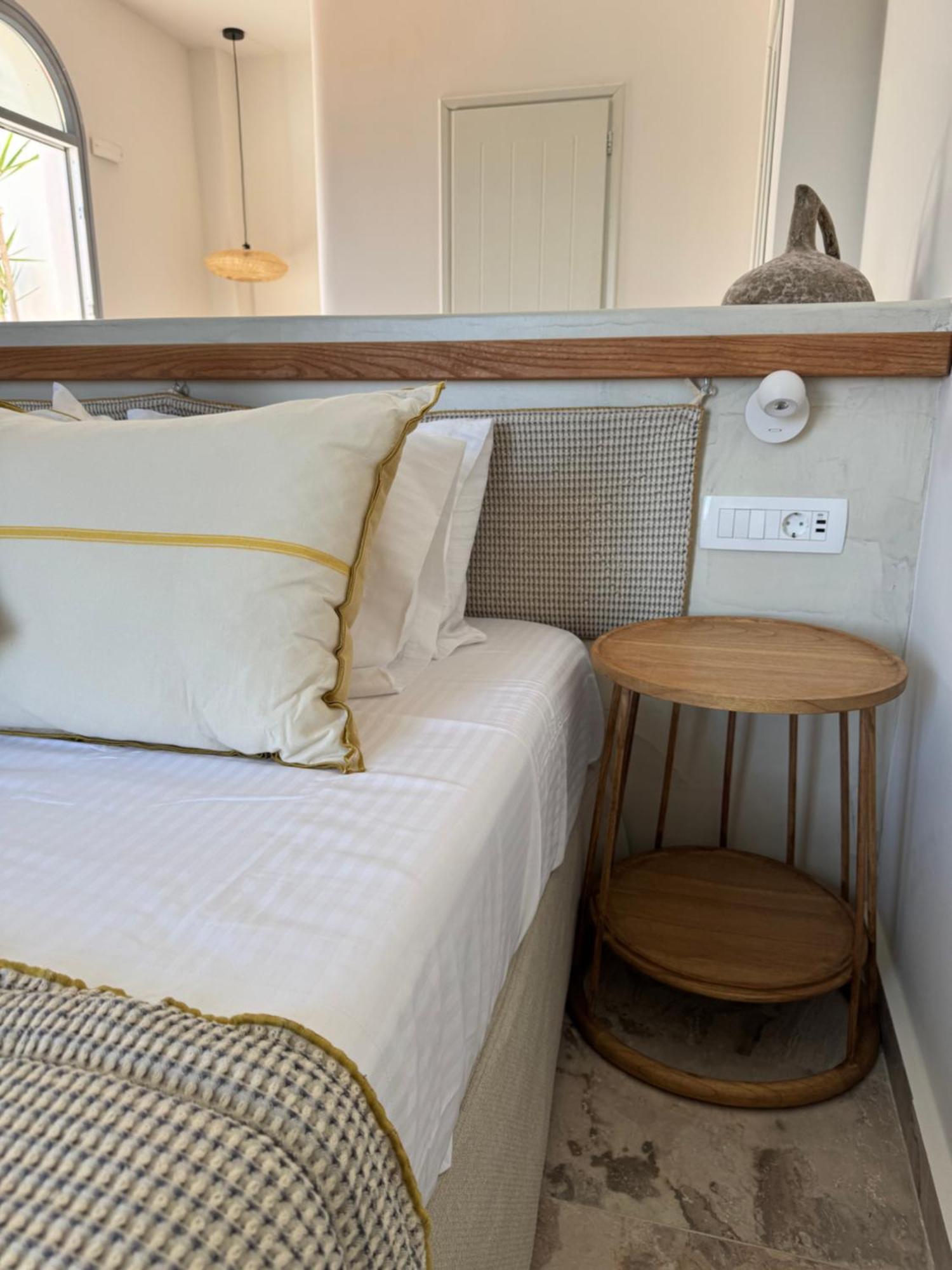 Two-Bedroom Suite Sea Caldera Volcano View