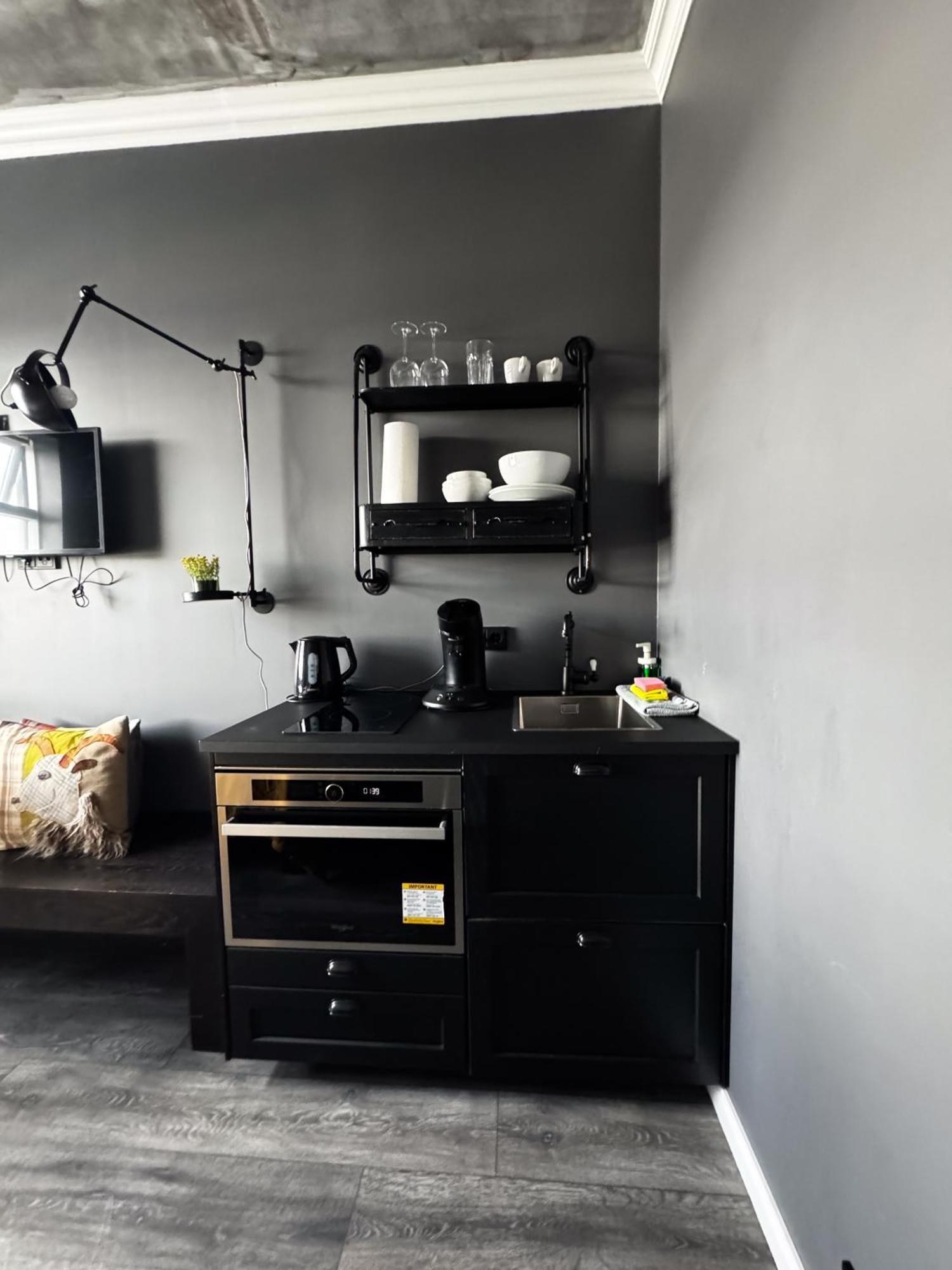 Single Studio