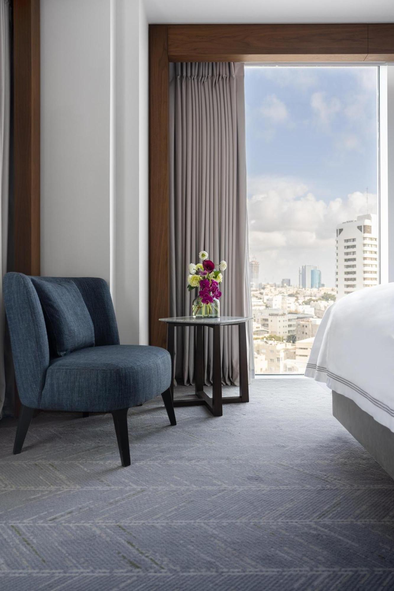 Grand City Room