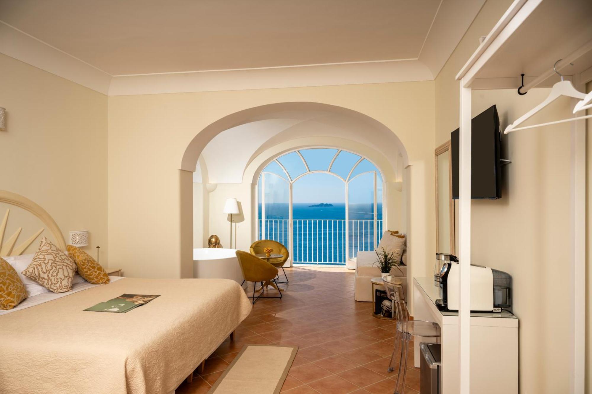 King Suite Sea View