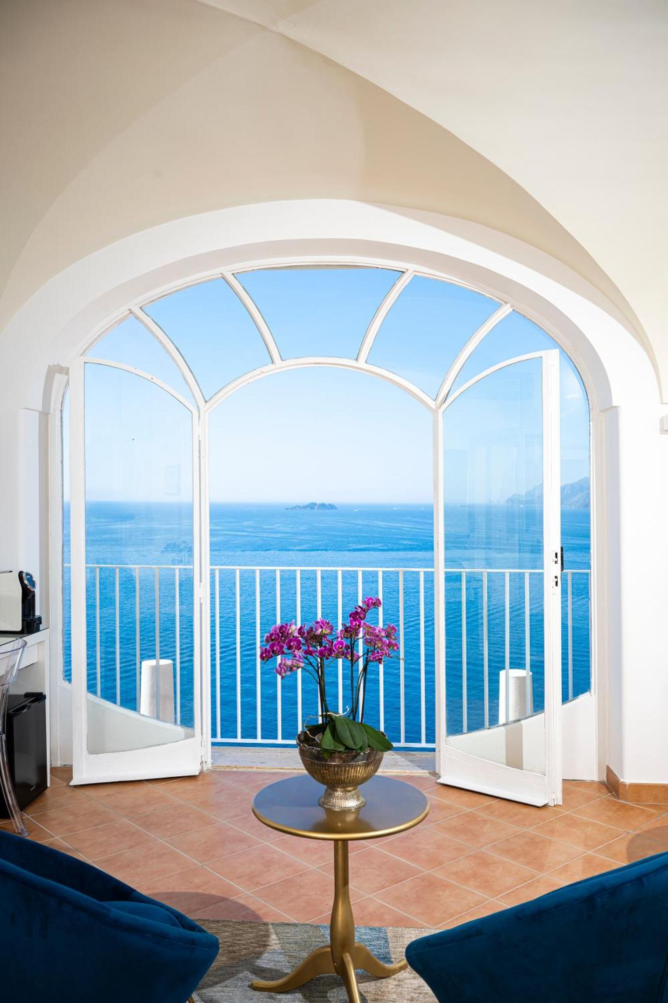 Queen Suite Sea View