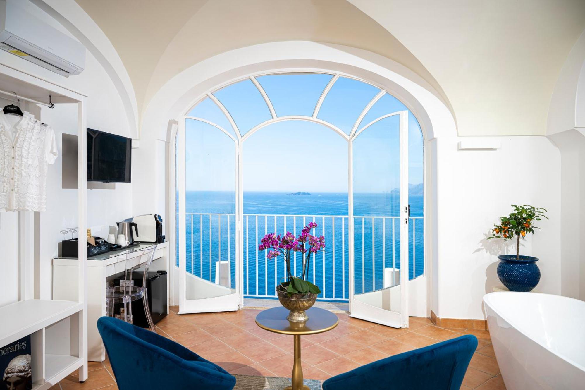 Queen Suite Sea View