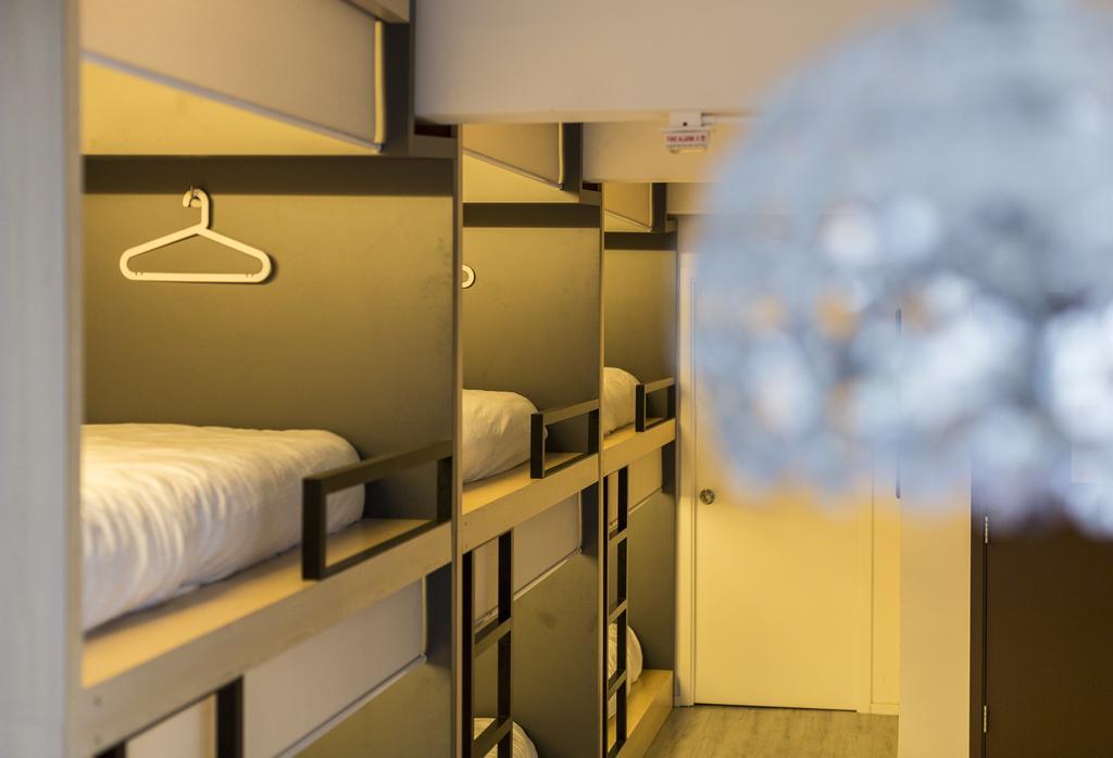 Double Bed 6-Bed Mixed Dormitory Room