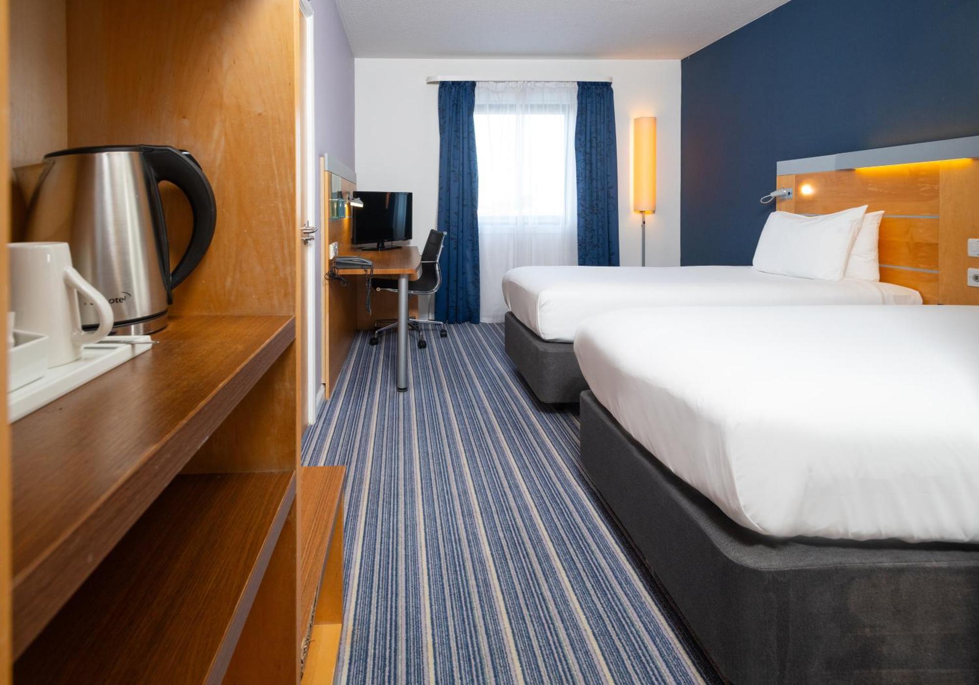 Standard Twin Room Hot