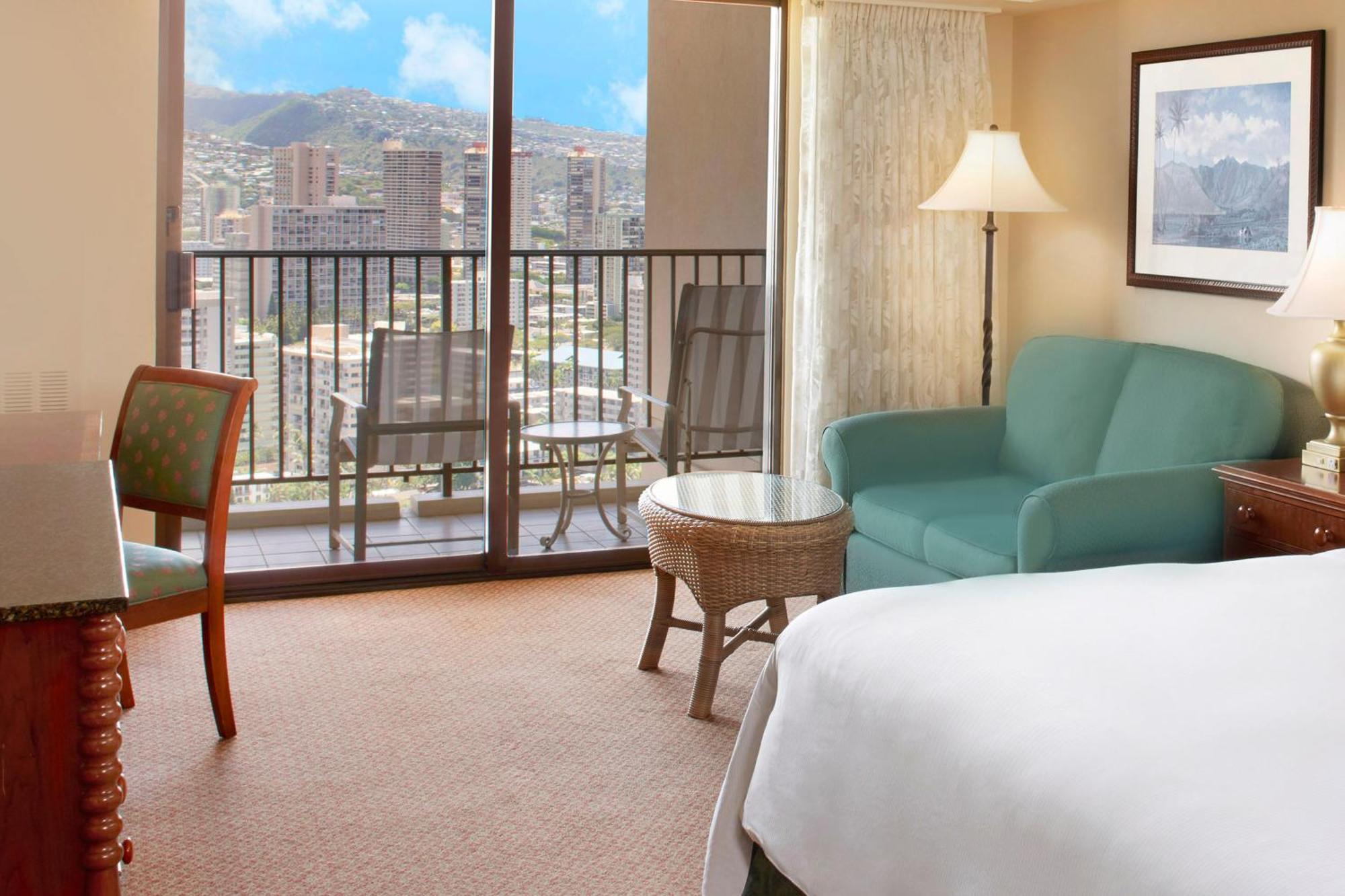 Tapa Collection Resort View One King Bed