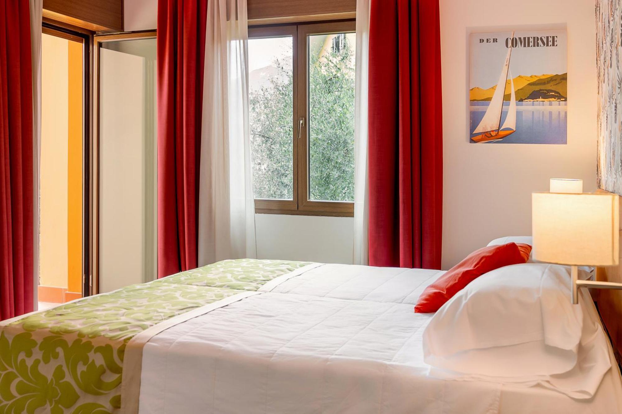 Twin Room Lake View