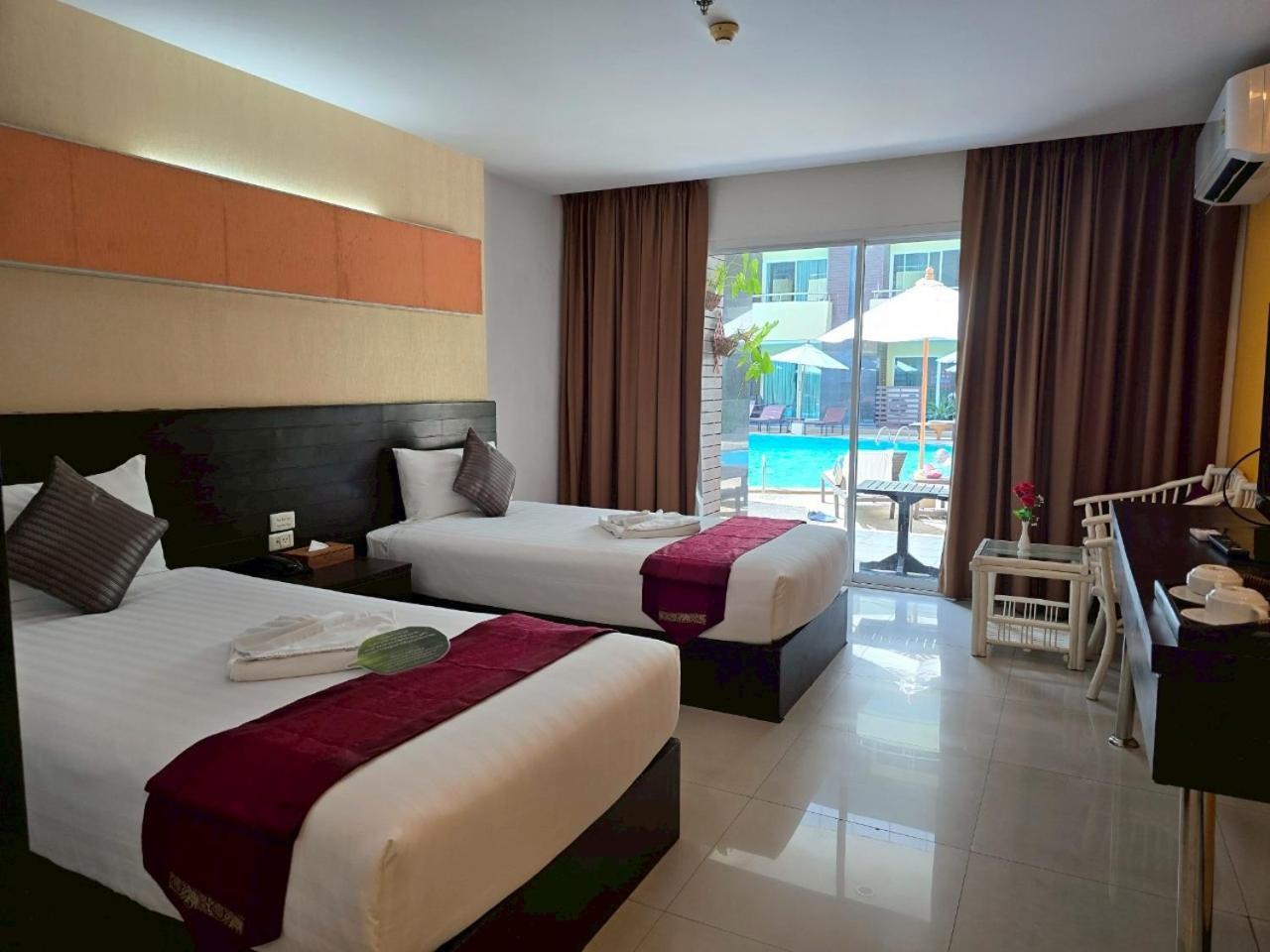 Deluxe Double Room Pool Access