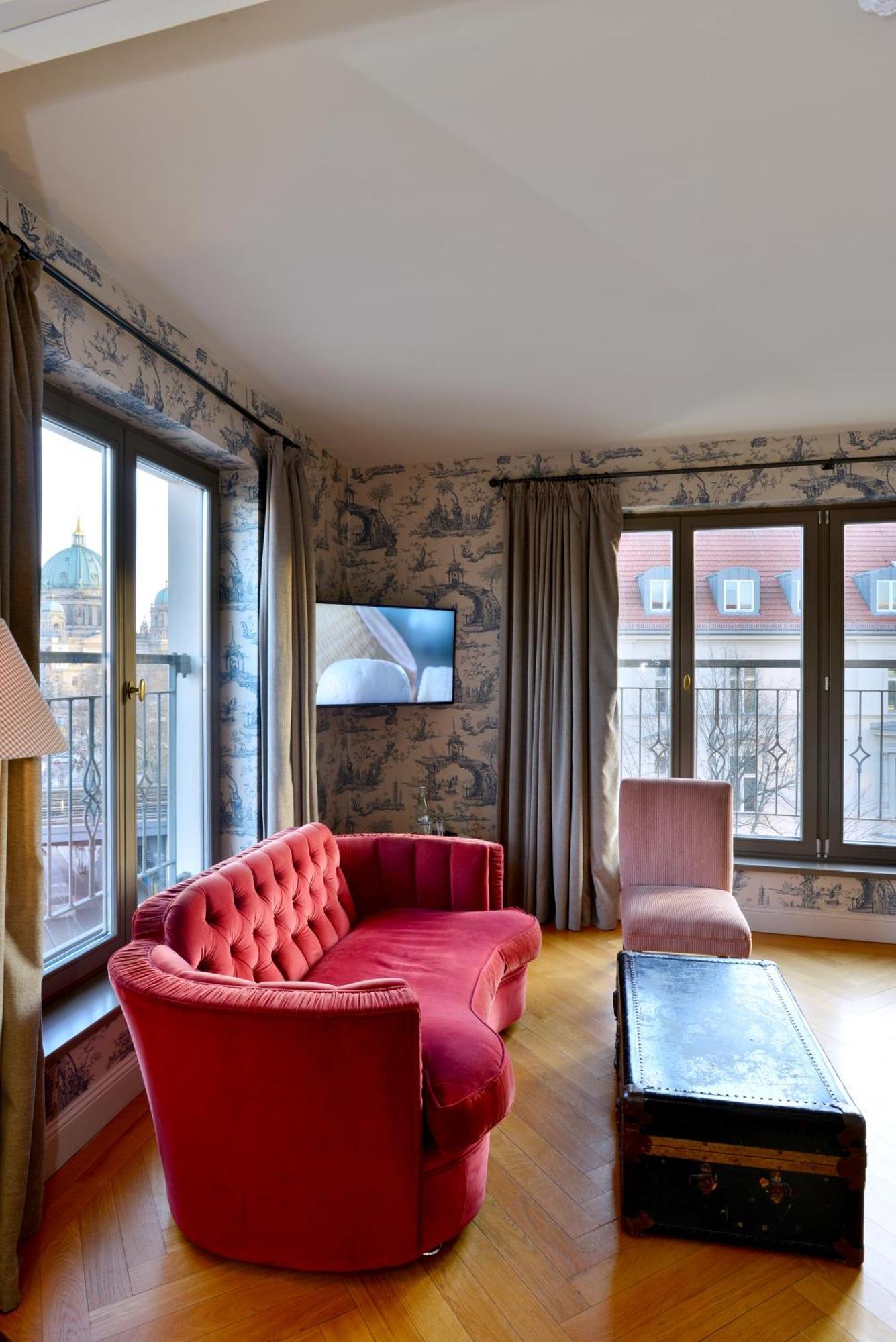 Dom Suite