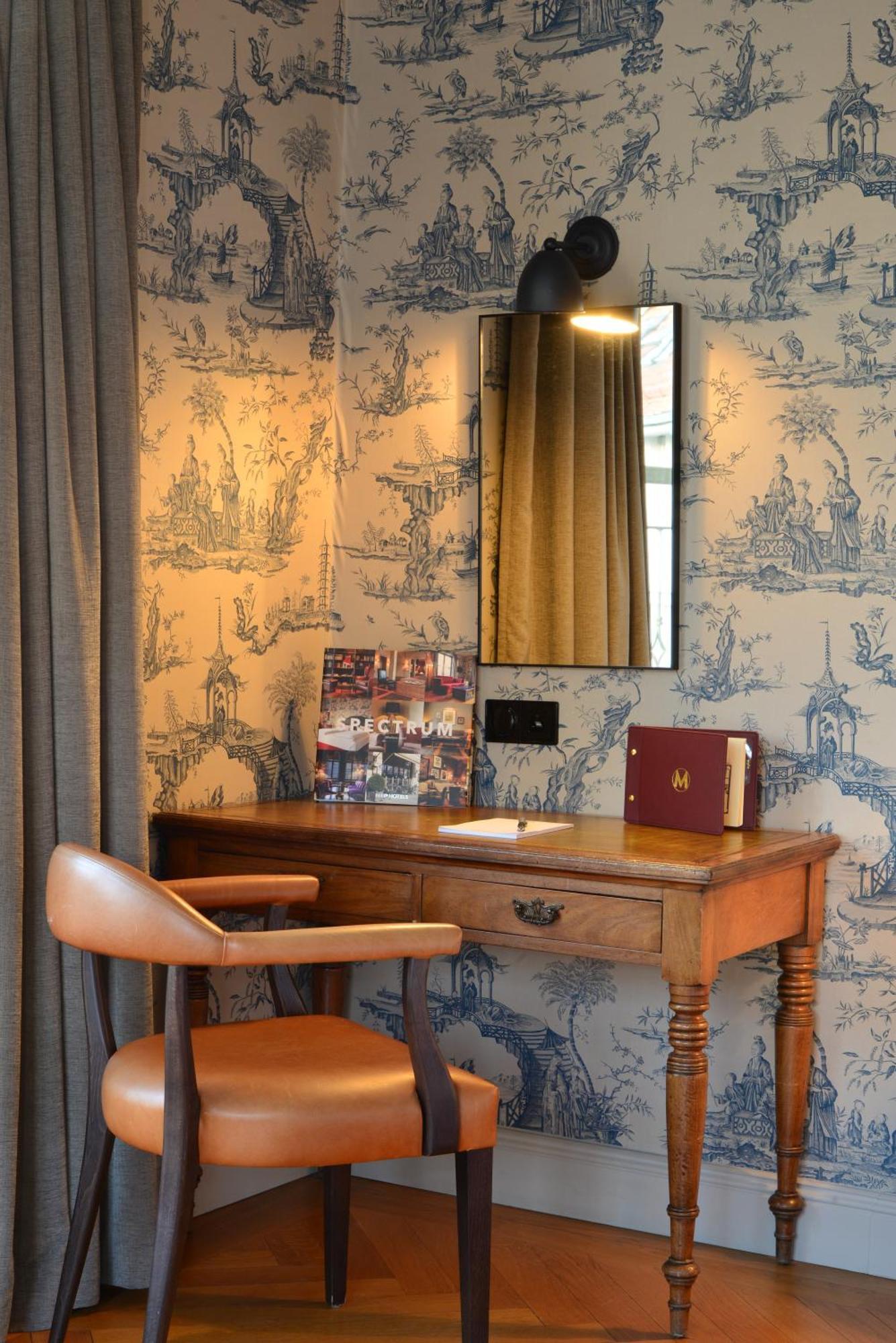 Dom Suite