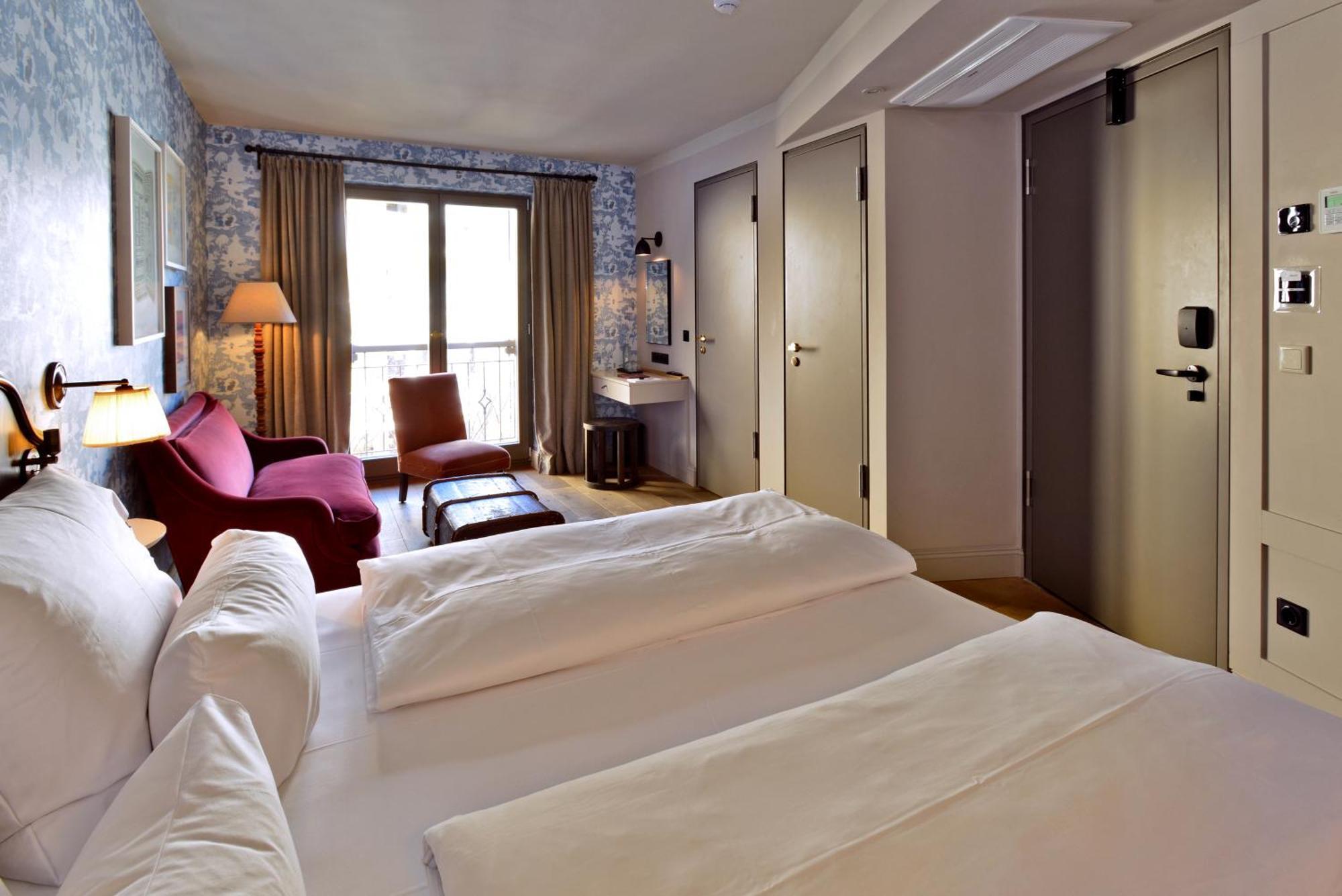 Corner Suite