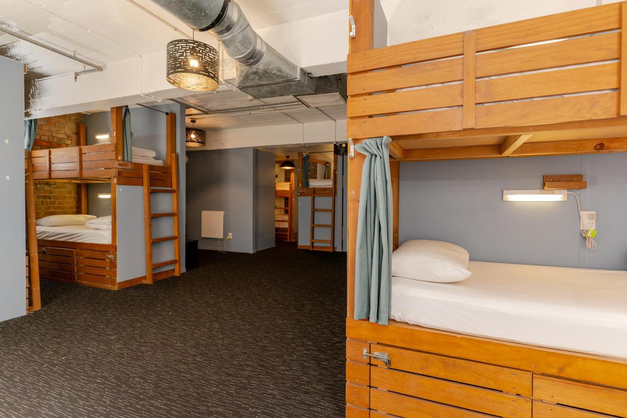 Bed 20 Bed Mixed Dormitory Room