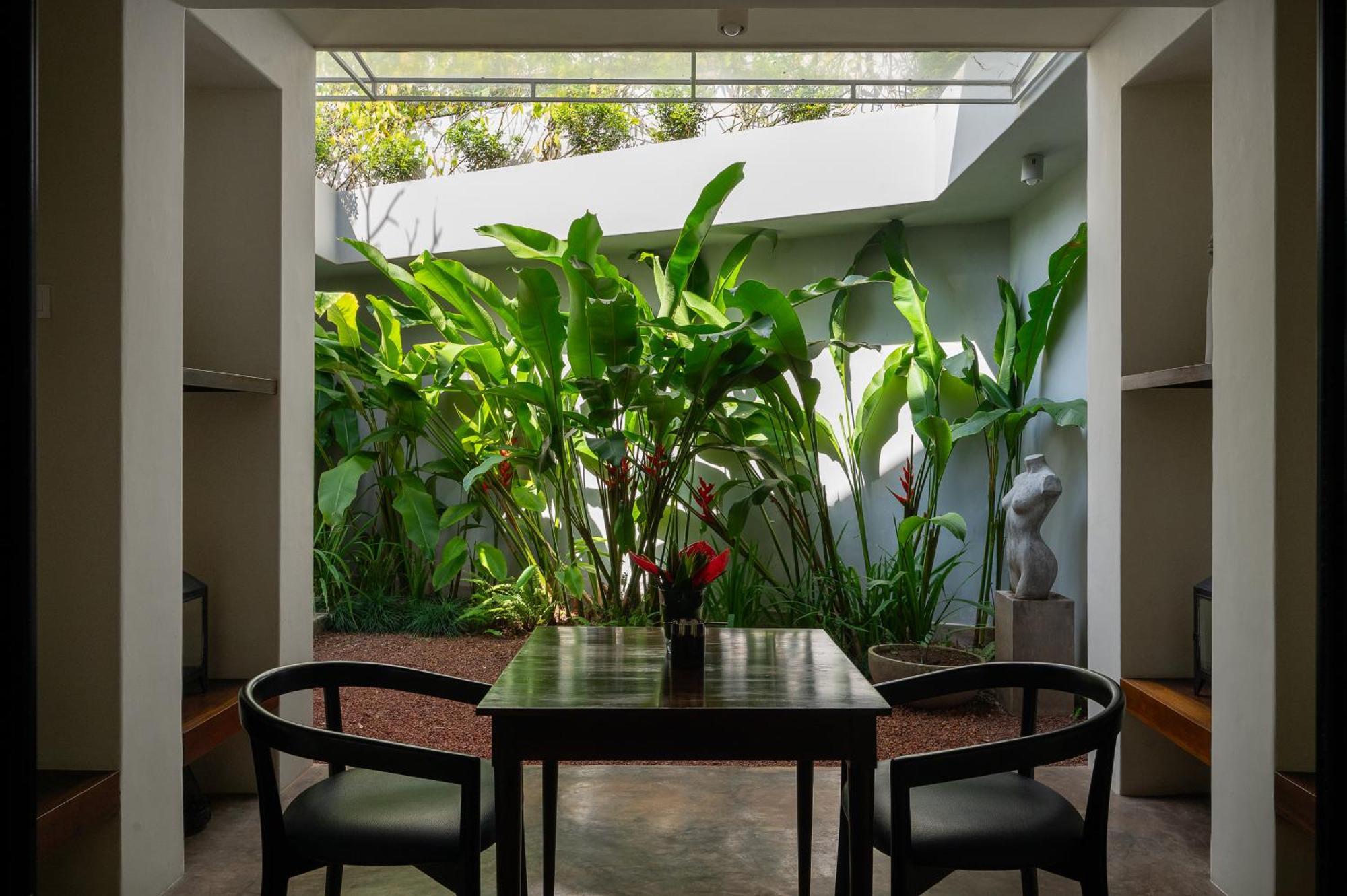 Deluxe King Room Private Courtyard & Sitting Area Early Check & Late Check-out on availability