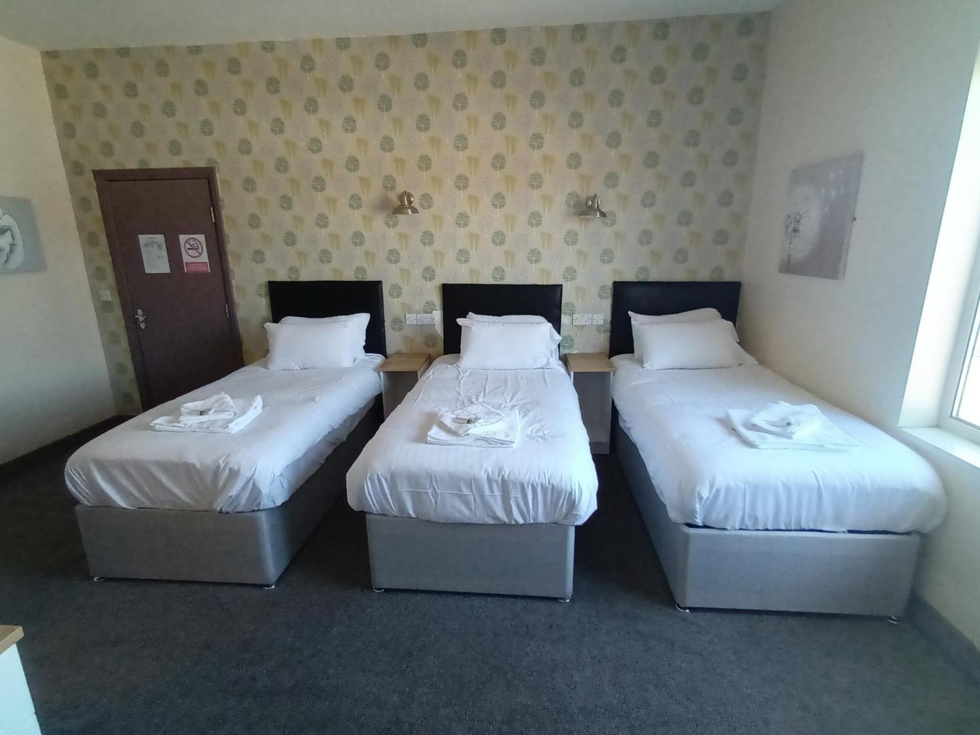 Basic Triple Room,1669888624:JPEG