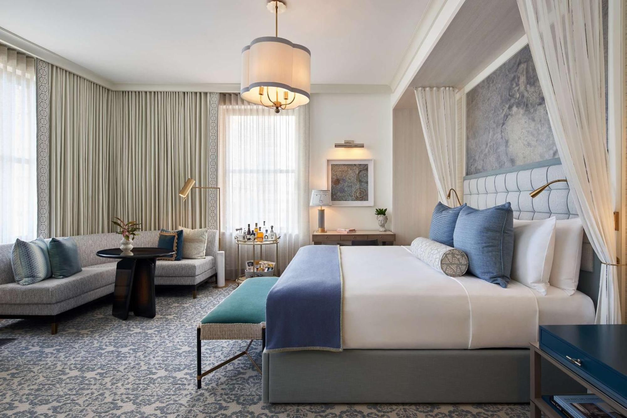 Carnegie Suite Harbor King