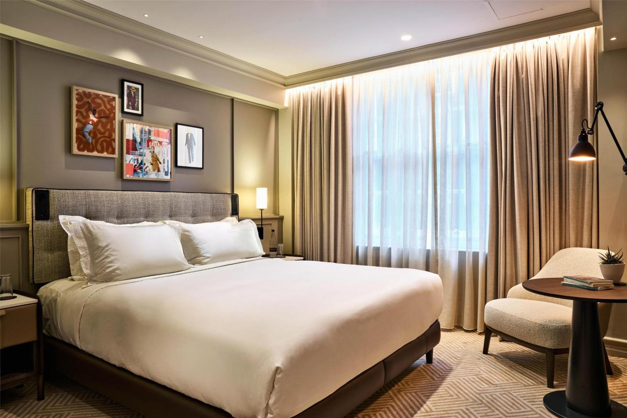 Deluxe King Room