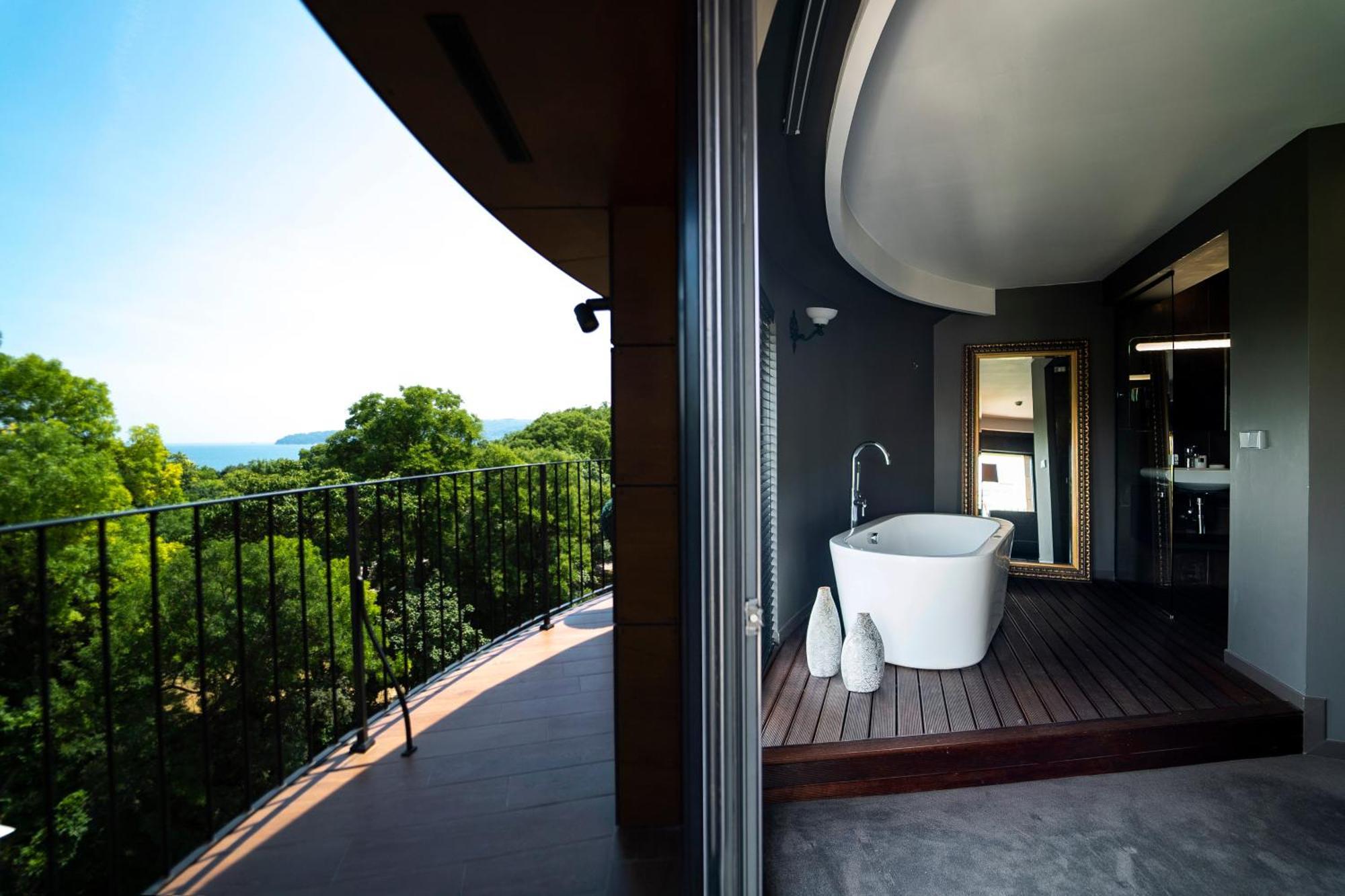 Middle Suite