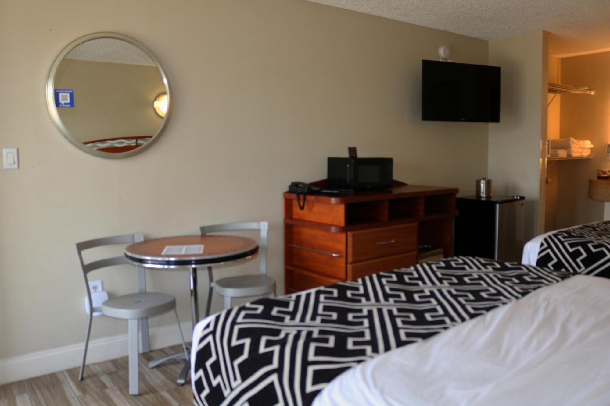 Standard Queen Room Two Queen Beds