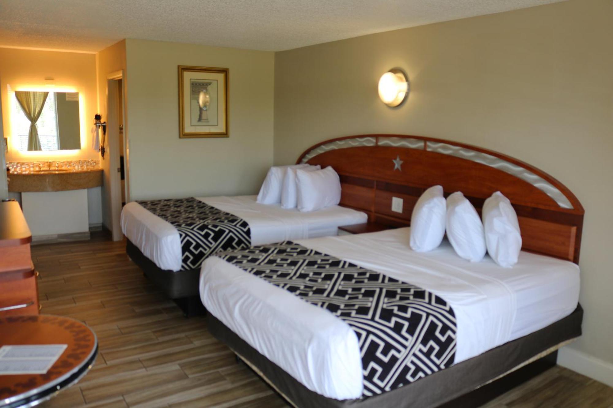 Standard Queen Room Two Queen Beds