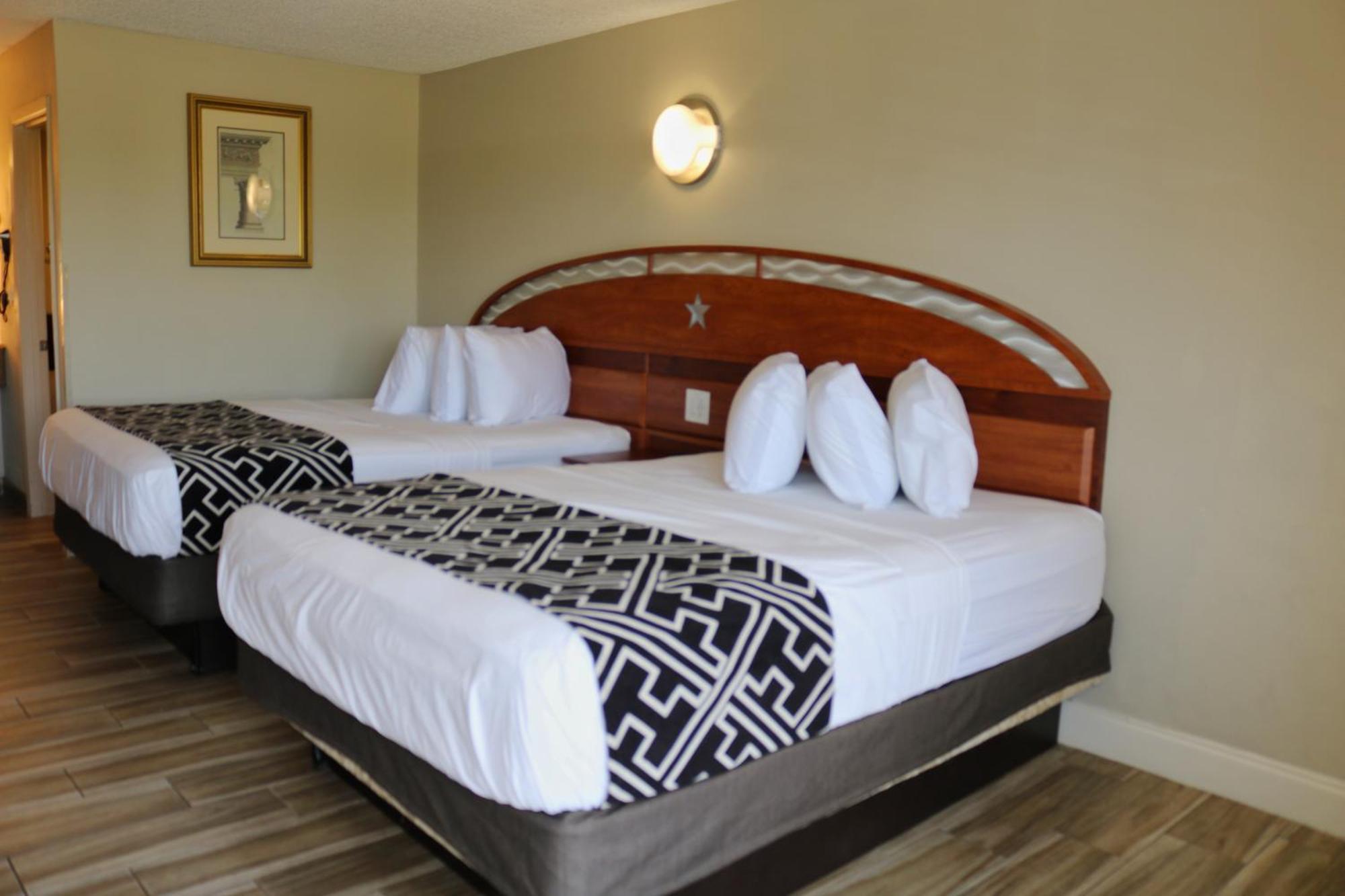 Standard Queen Room Two Queen Beds