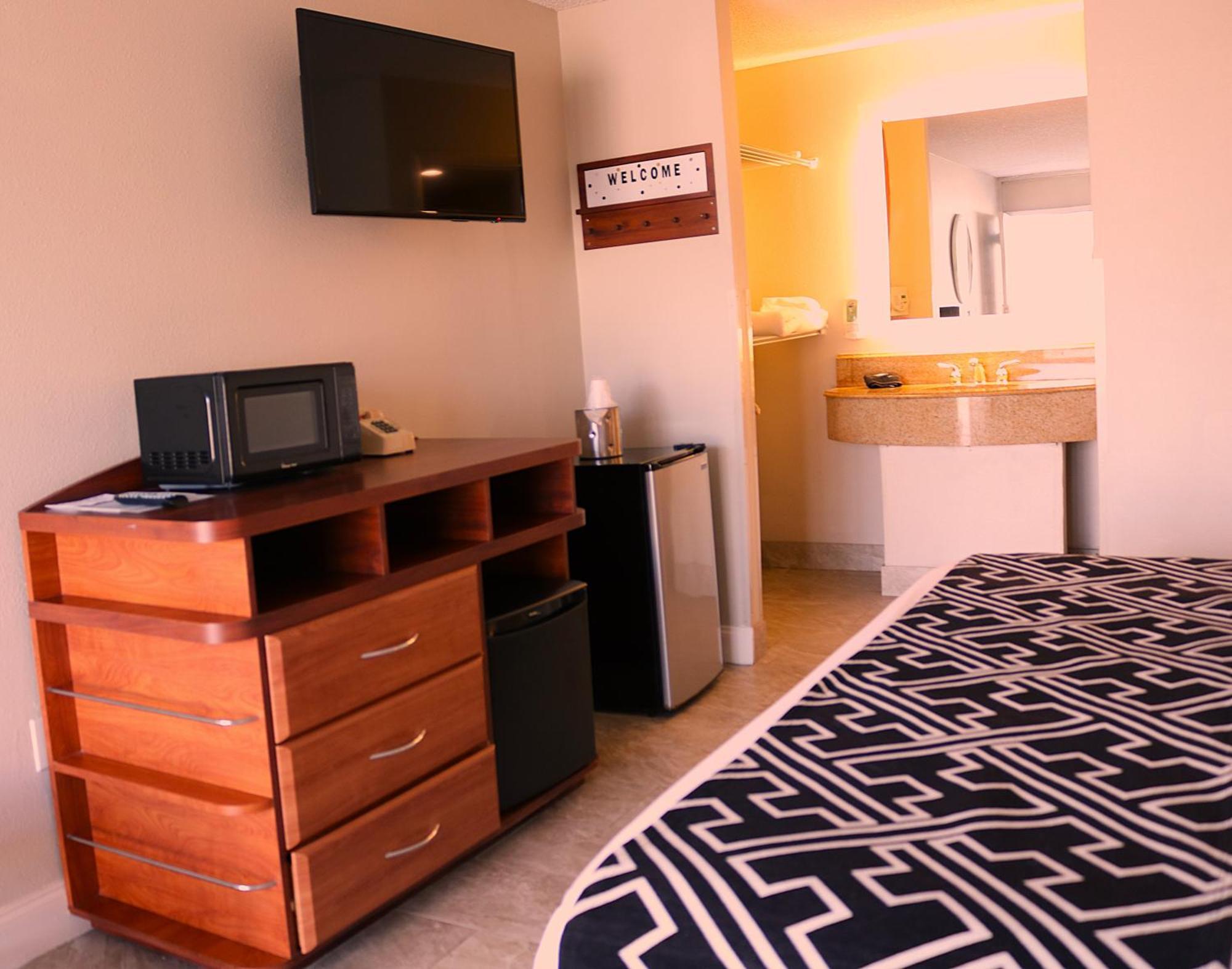 Standard Queen Room Two Queen Beds