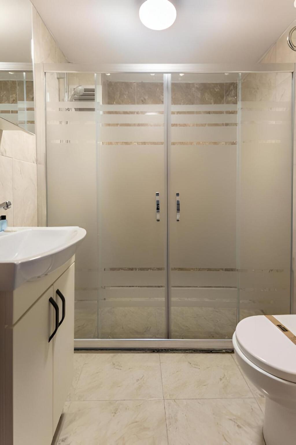 Three-Bedroom Deluxe Apartment